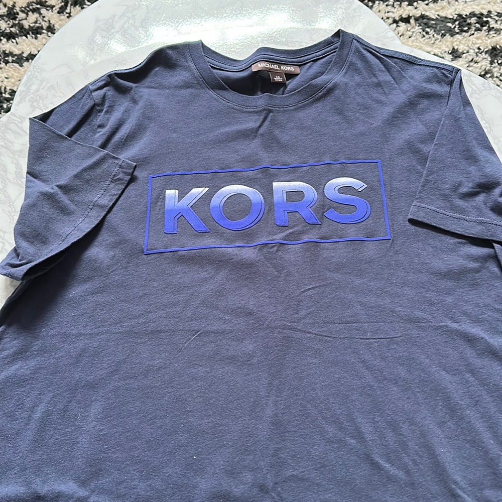Men’s size large Michael Kors navy Tshirt